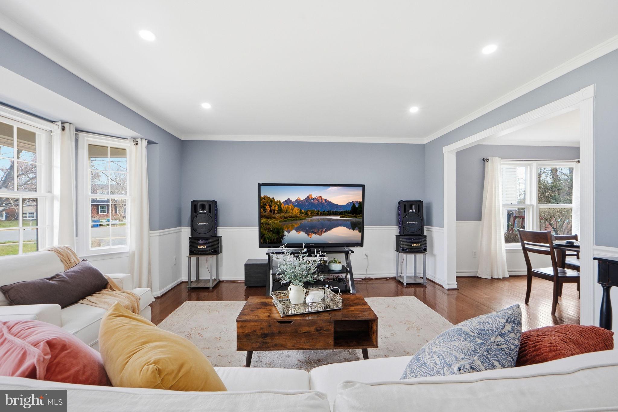 LONGWOOD KNOLLS - Residential