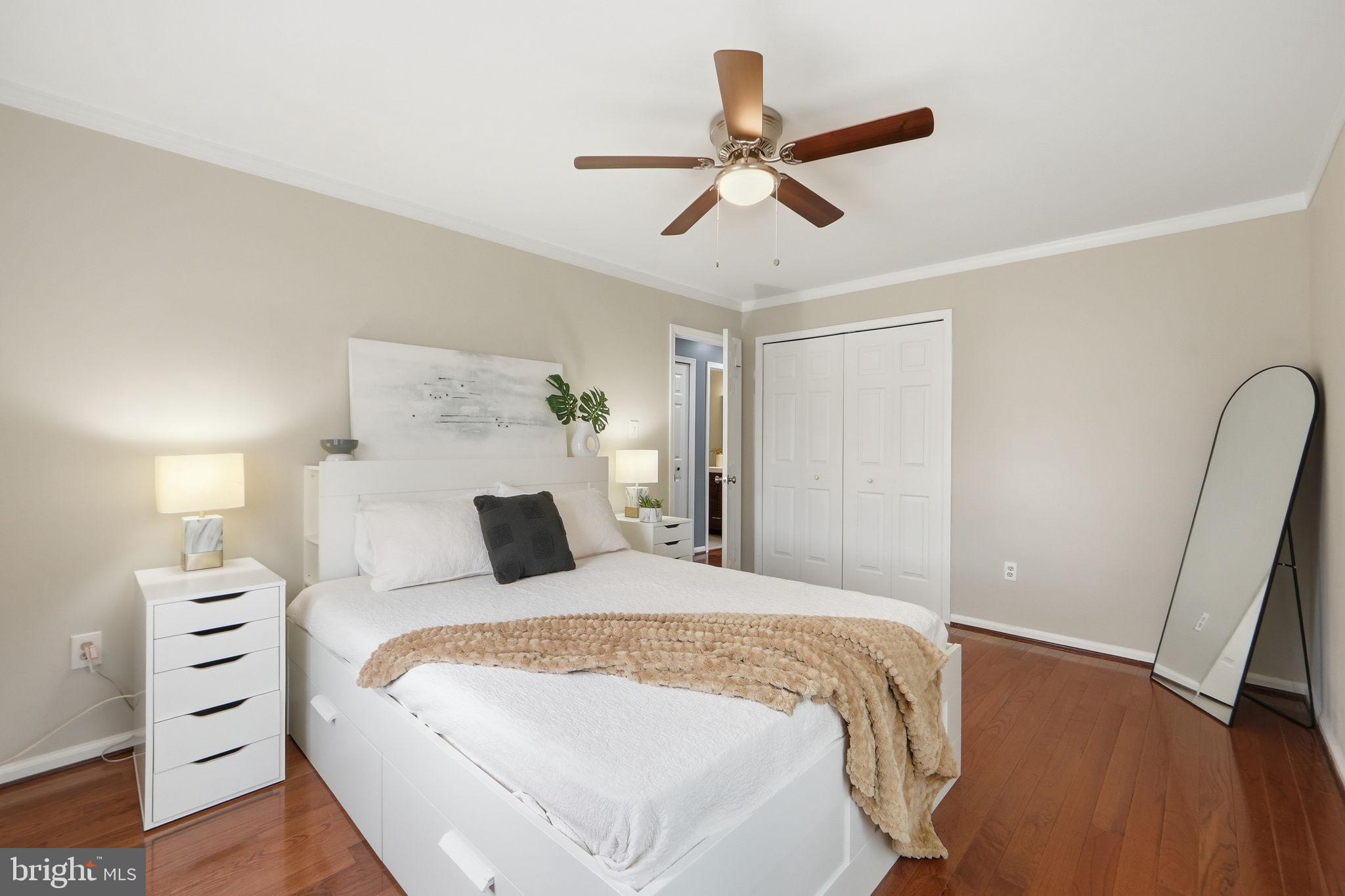 LONGWOOD KNOLLS - Residential