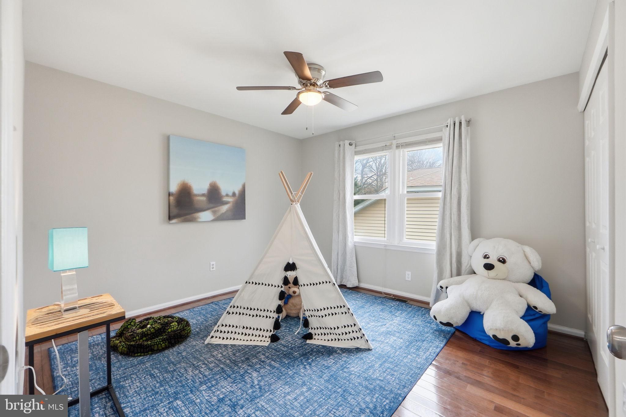 LONGWOOD KNOLLS - Residential