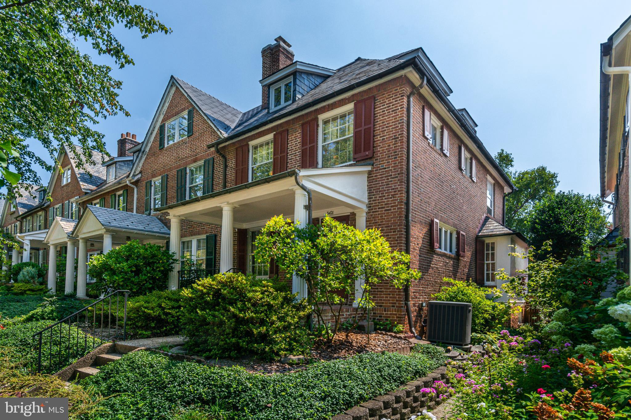 OAKENSHAWE - Residential
