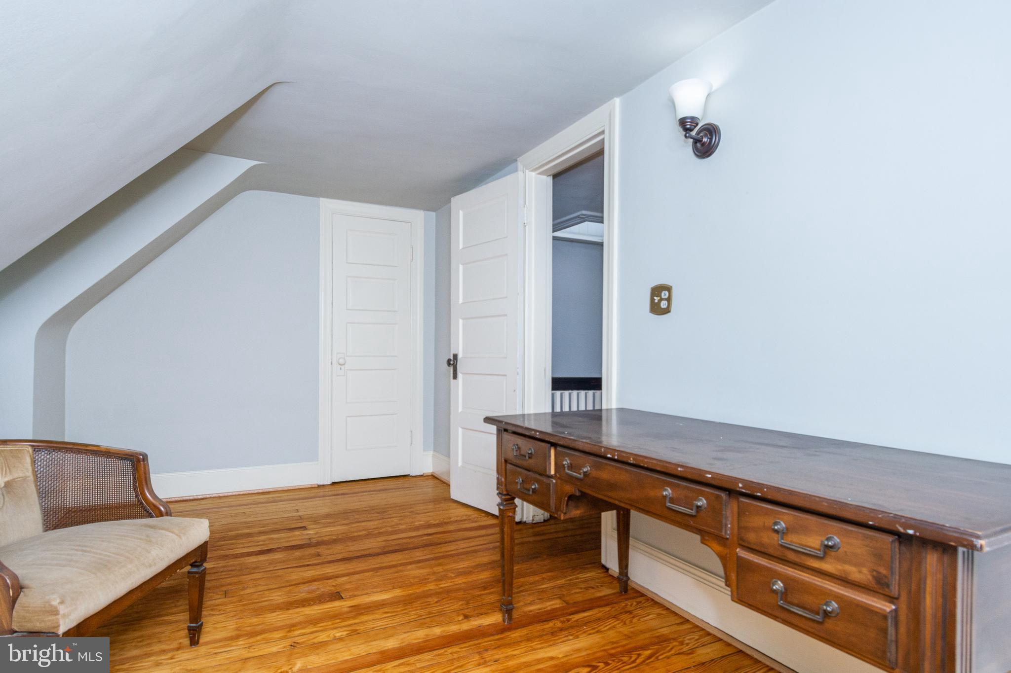 OAKENSHAWE - Residential