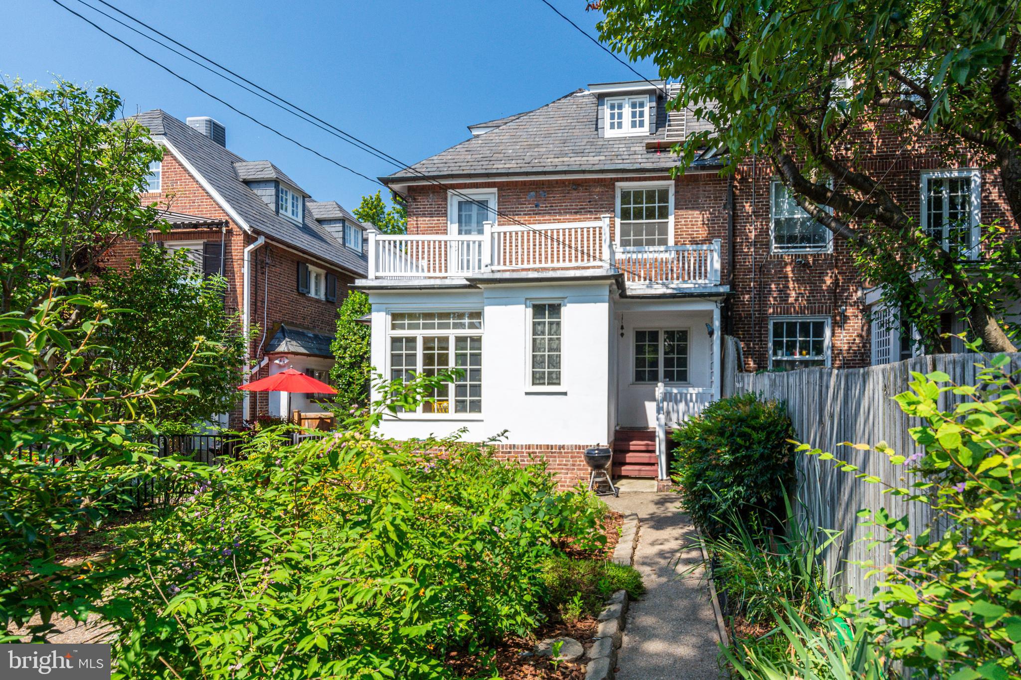 OAKENSHAWE - Residential