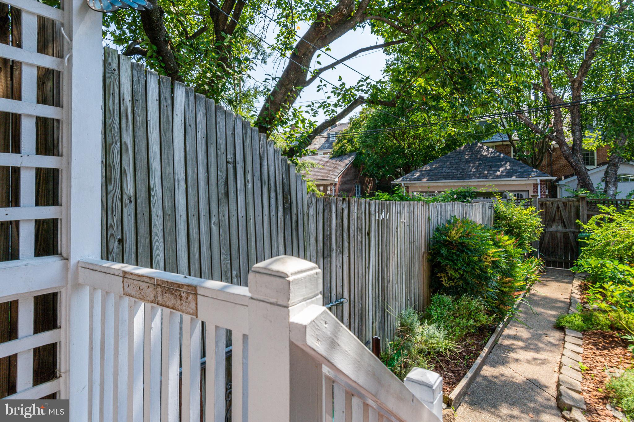 OAKENSHAWE - Residential