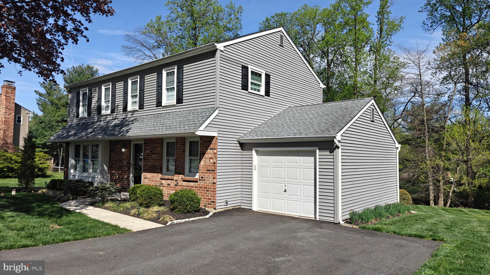 215 ELTON CIRCLE