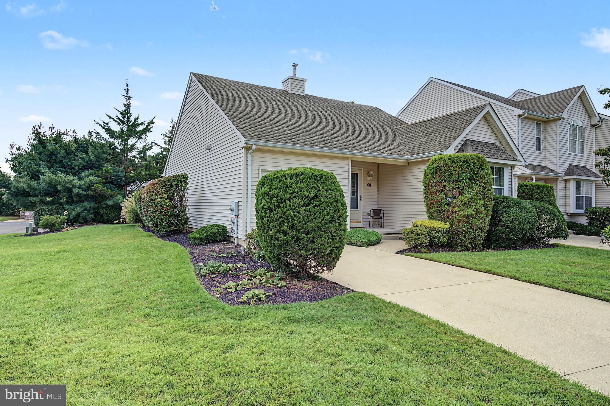 40 PEBBLE BEACH LANE