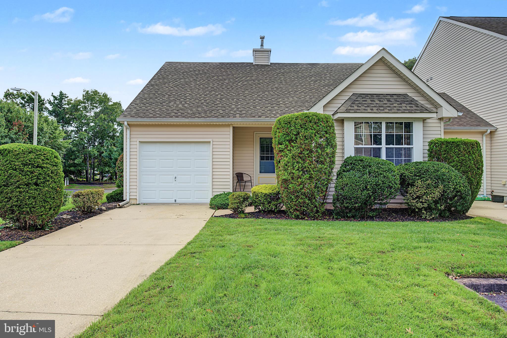 40 PEBBLE BEACH LANE