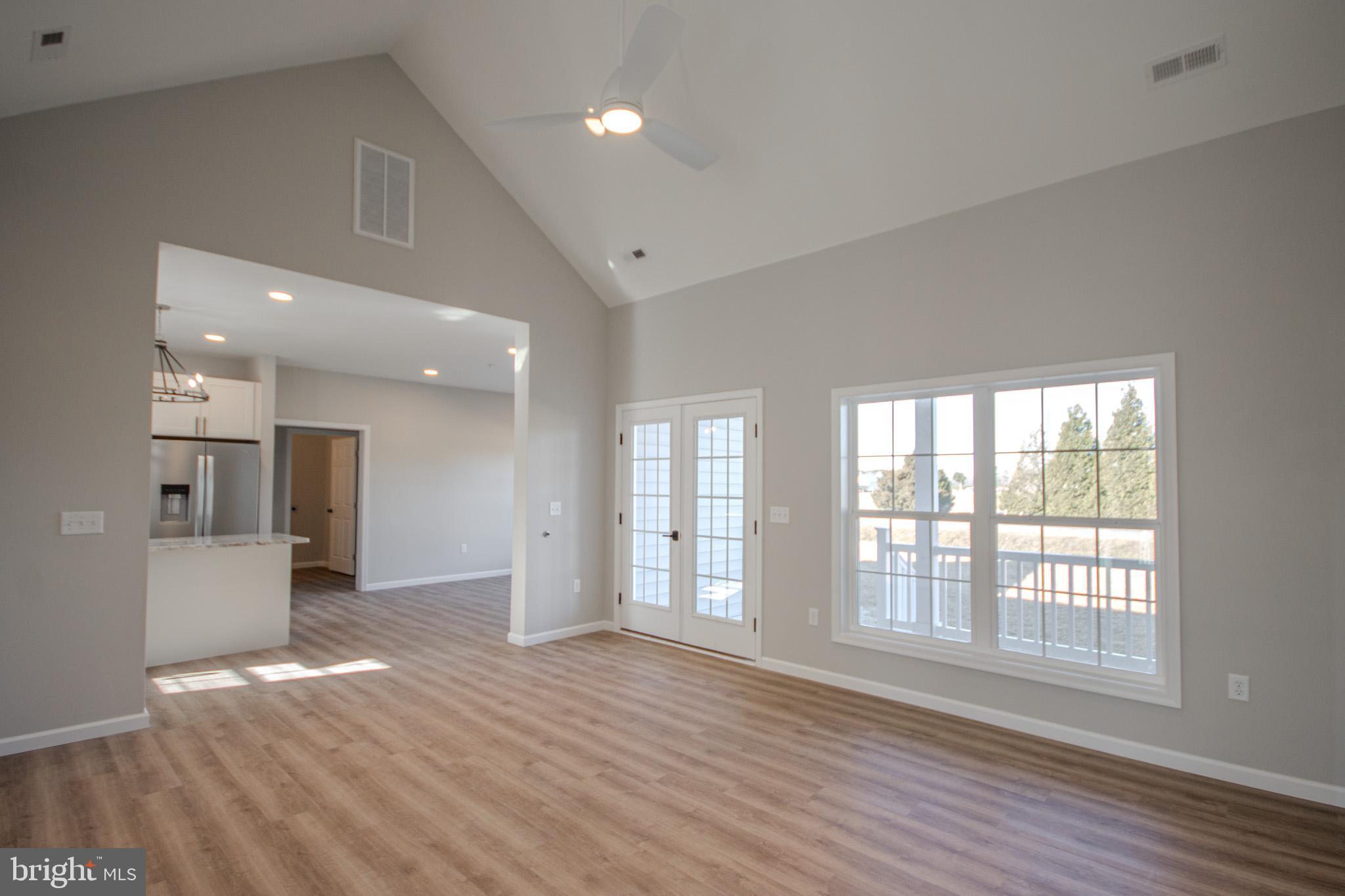 EAST FIELD - Residential