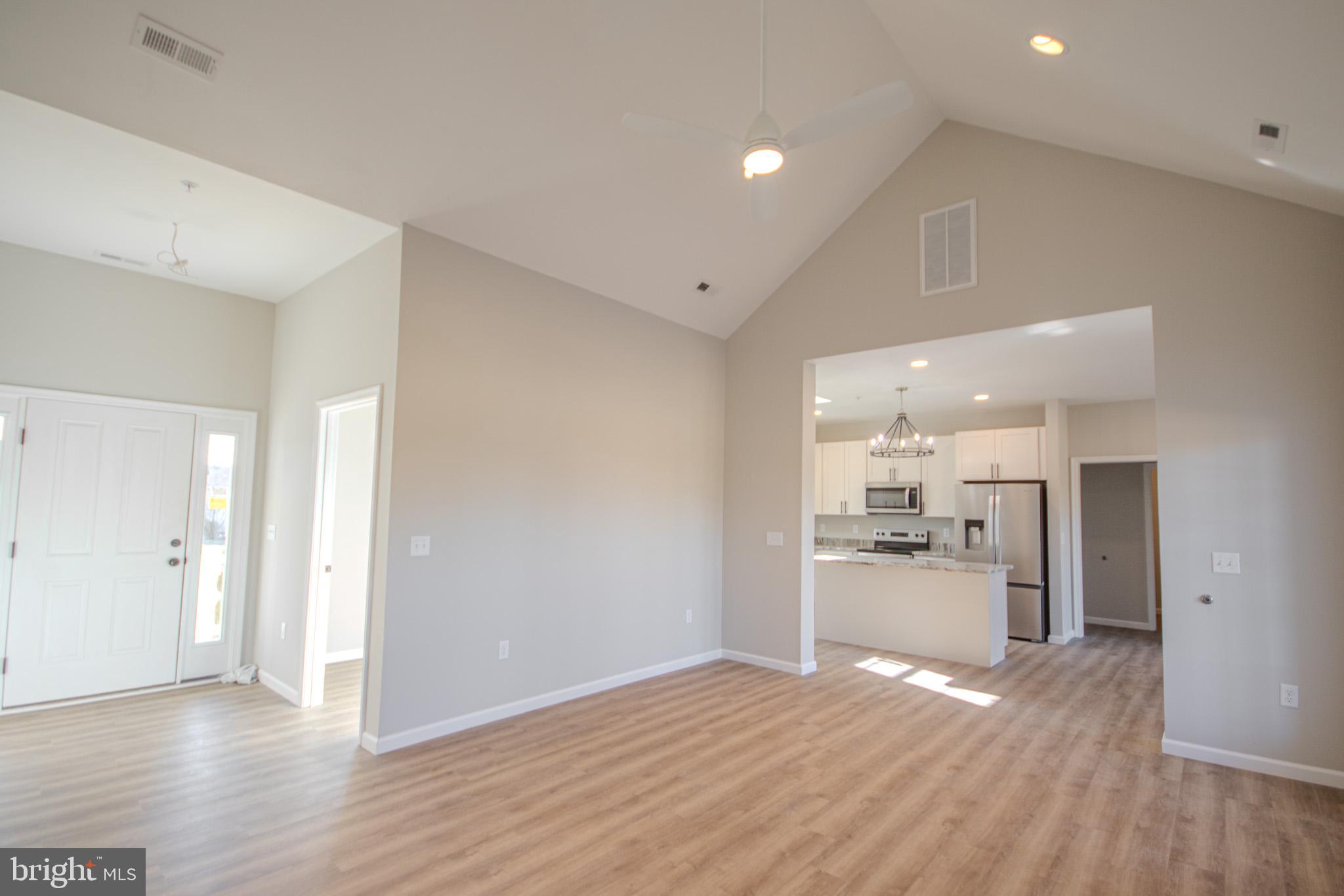 EAST FIELD - Residential