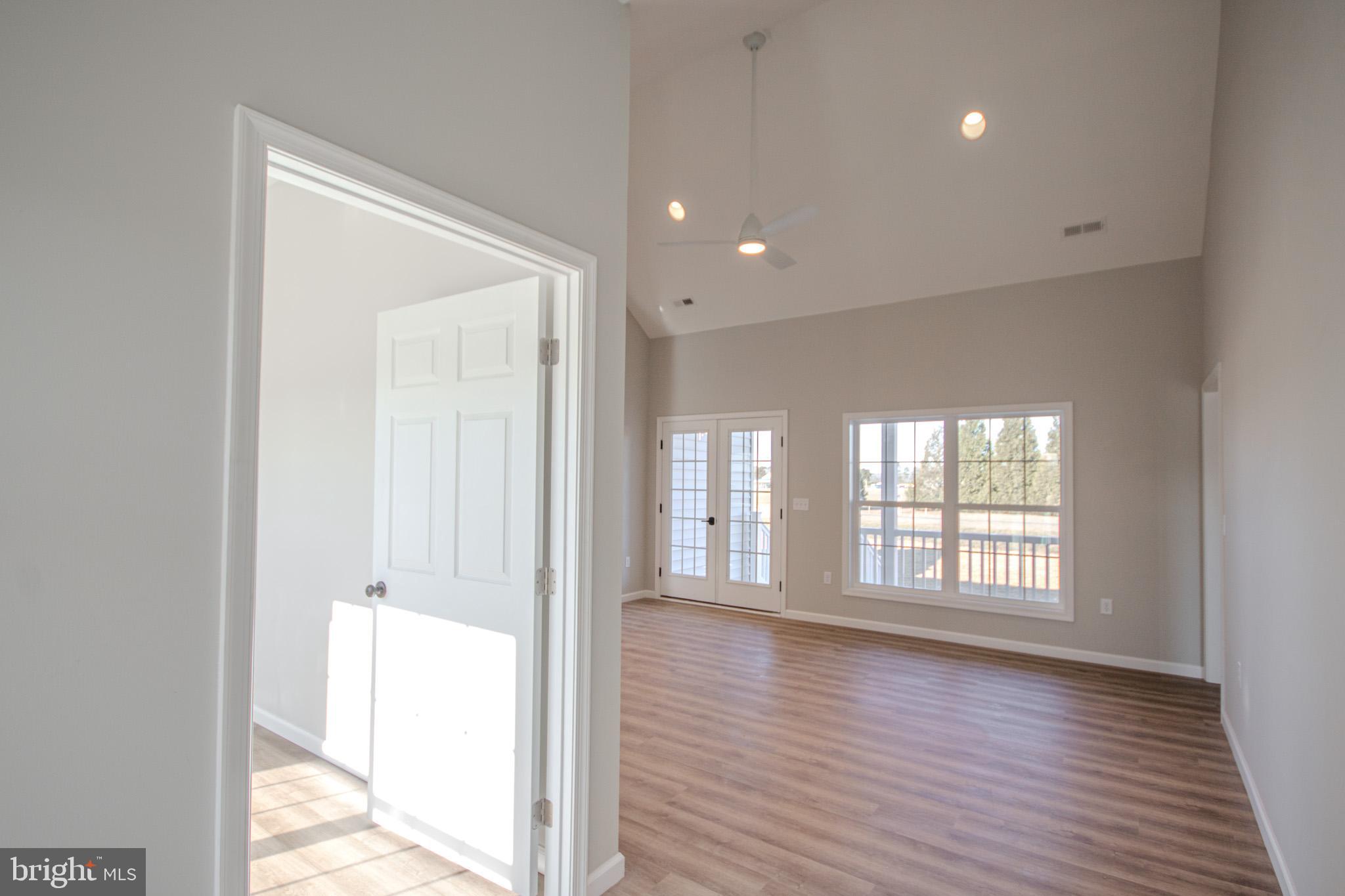 EAST FIELD - Residential