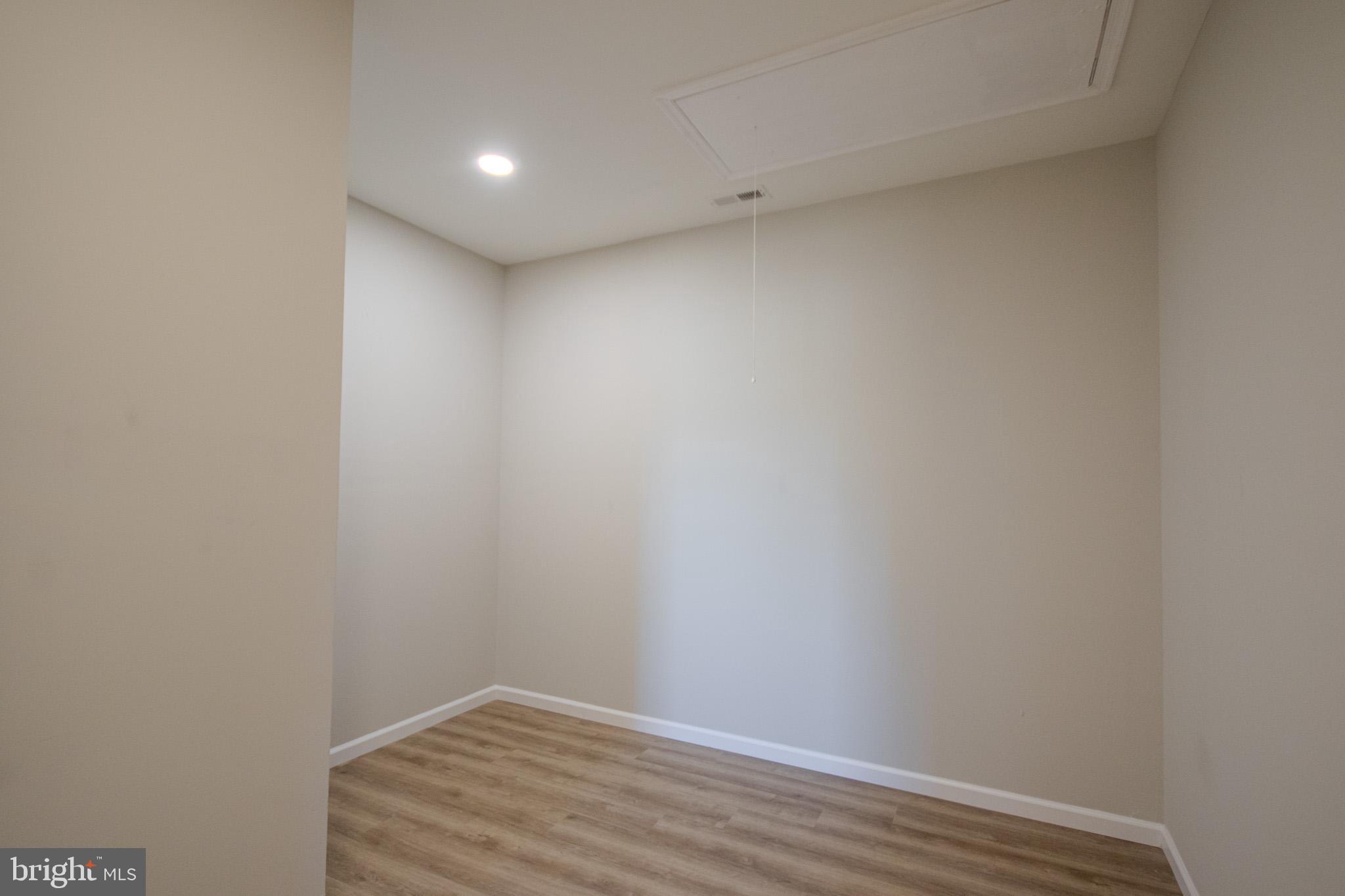 EAST FIELD - Residential