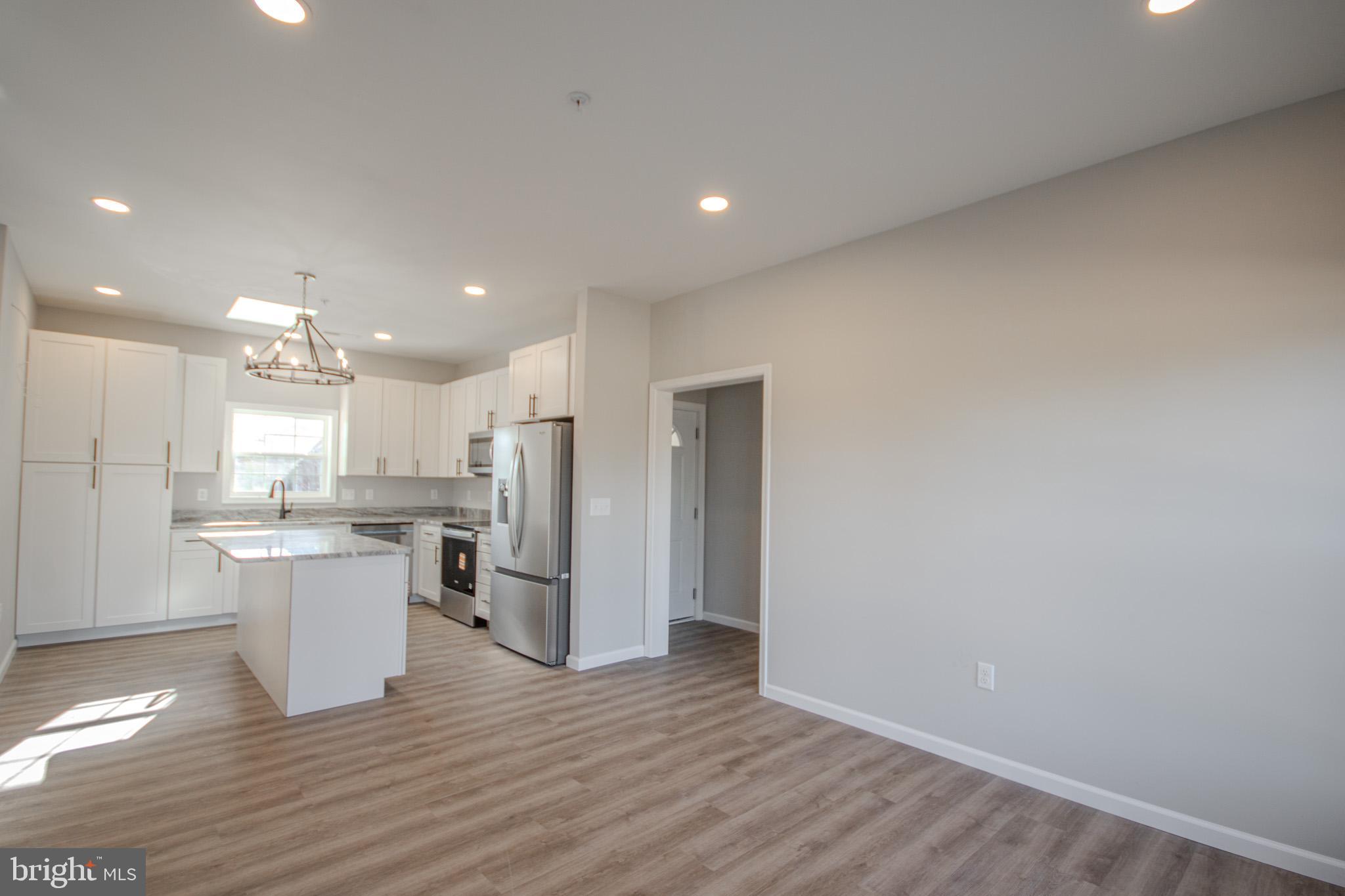 EAST FIELD - Residential