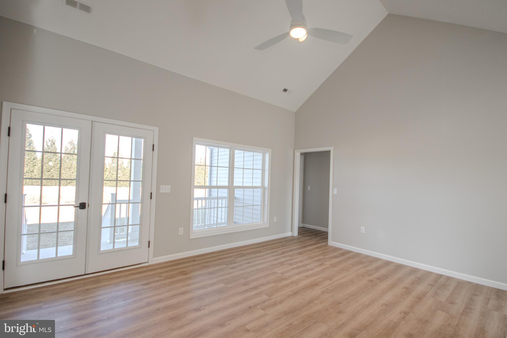 EAST FIELD - Residential