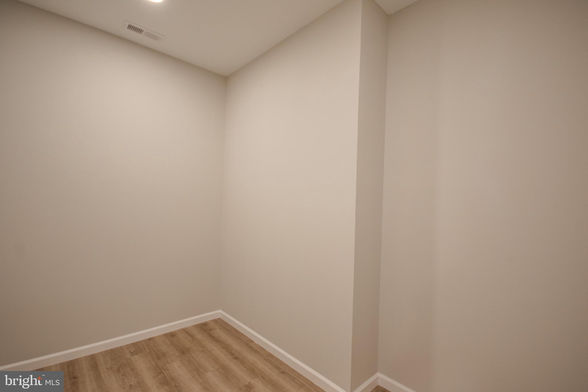 EAST FIELD - Residential