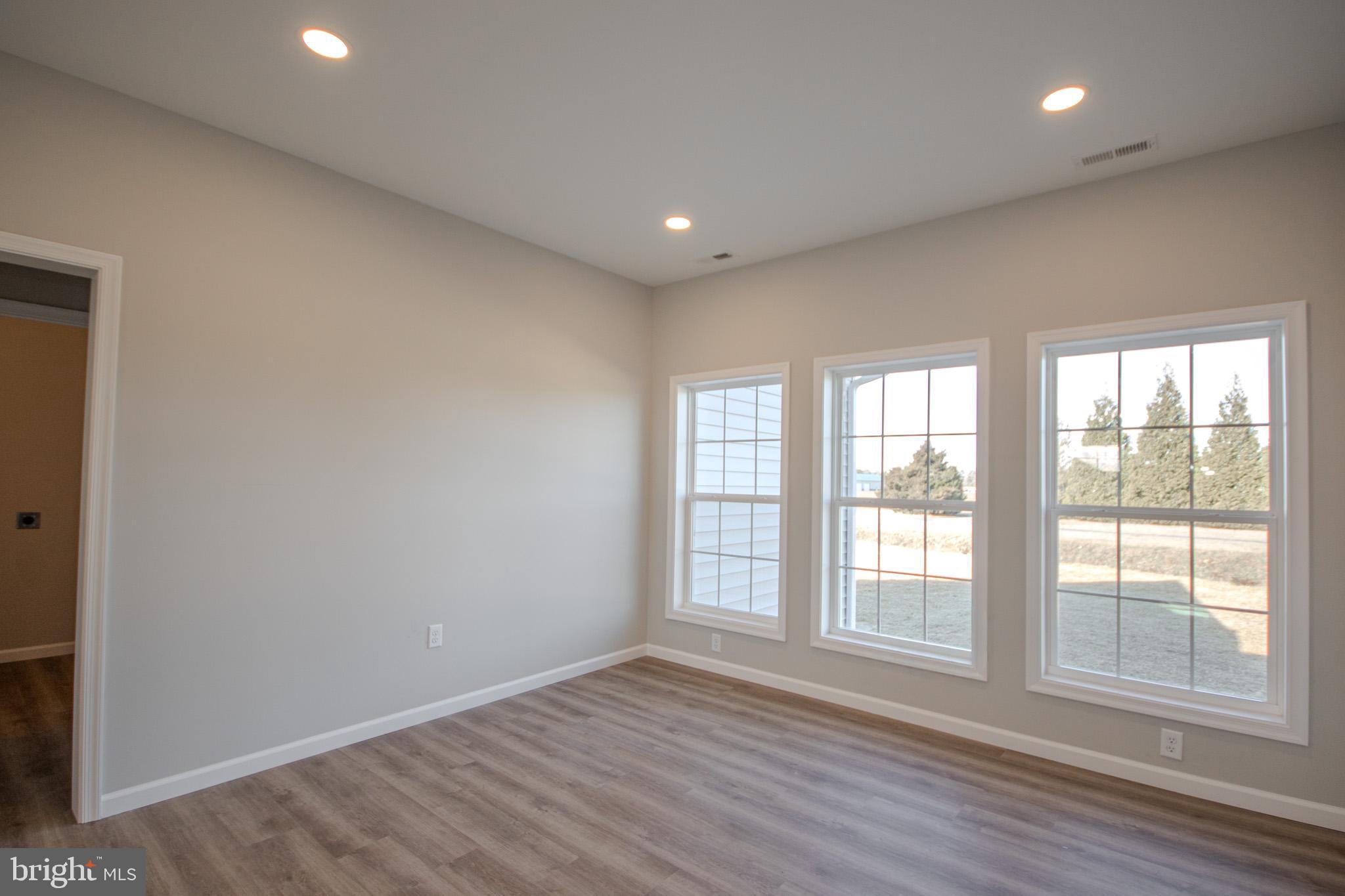 EAST FIELD - Residential