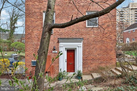 Condo For Sale - 1256 Martha Custis Drive<br/> ALEXANDRIA, VA 22302