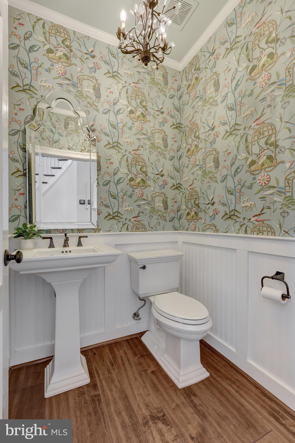 OAKTON RIDGE - Residential