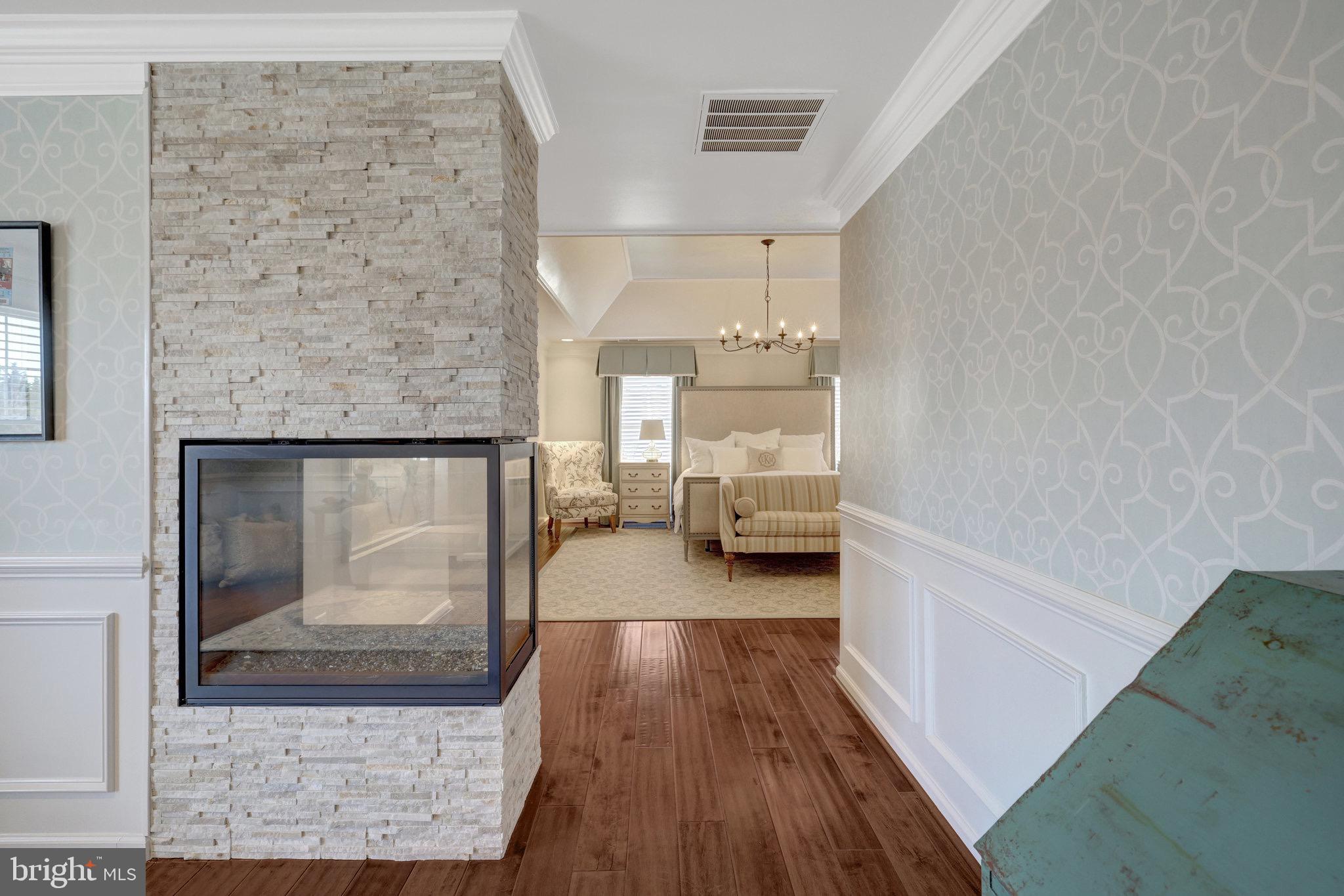 OAKTON RIDGE - Residential