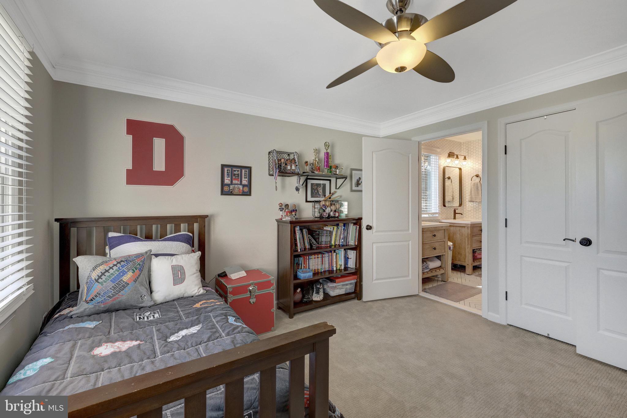 OAKTON RIDGE - Residential