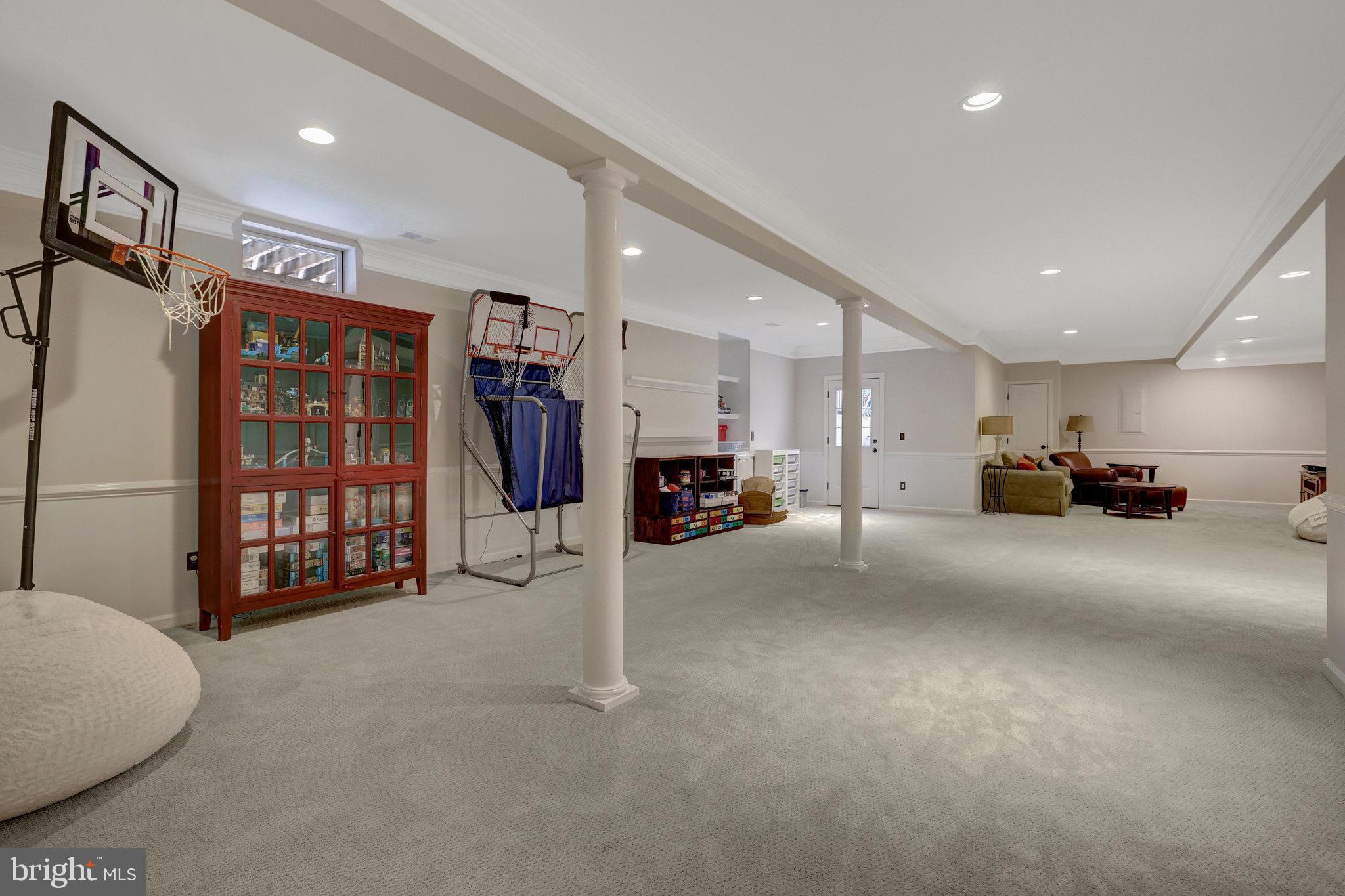 OAKTON RIDGE - Residential