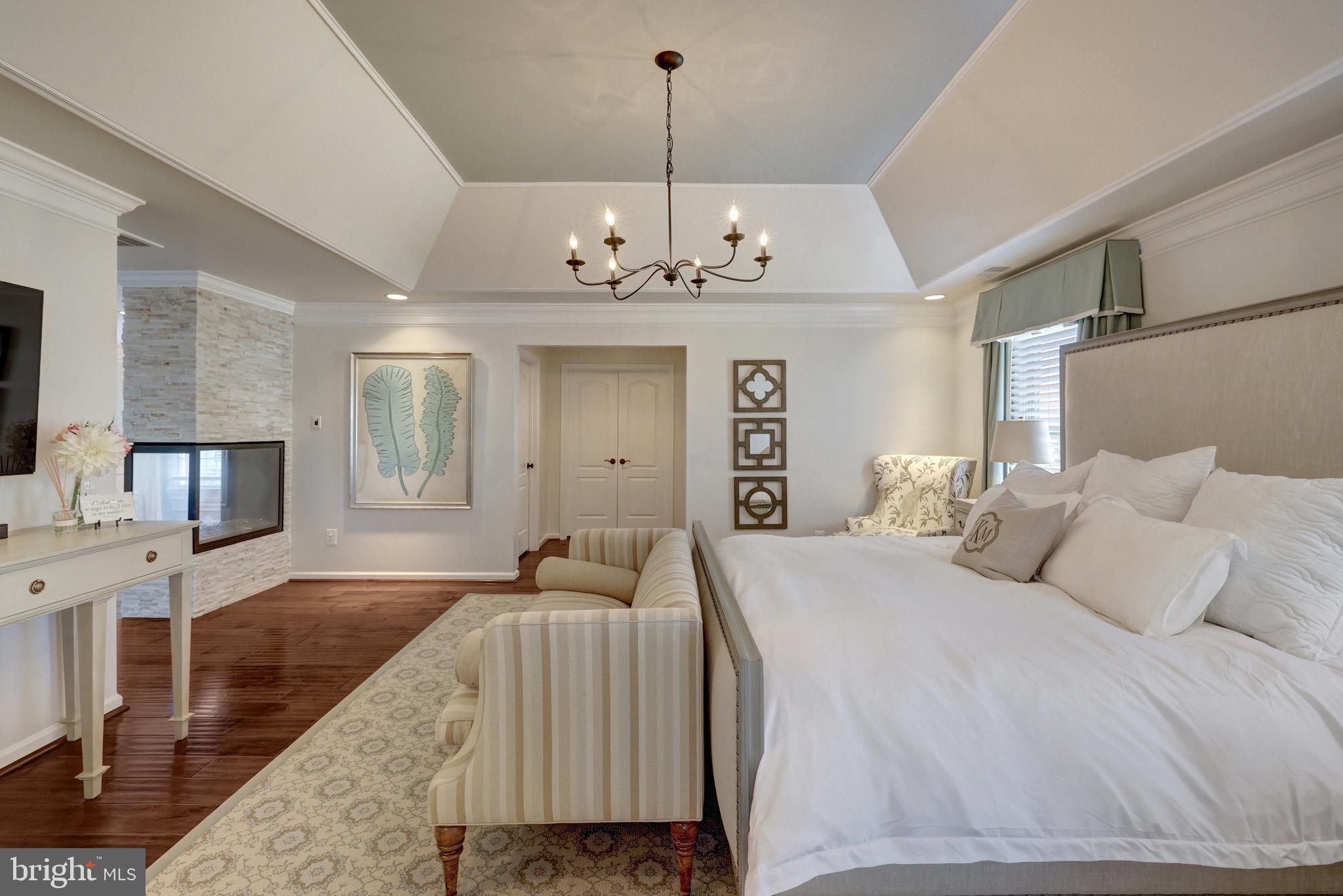 OAKTON RIDGE - Residential