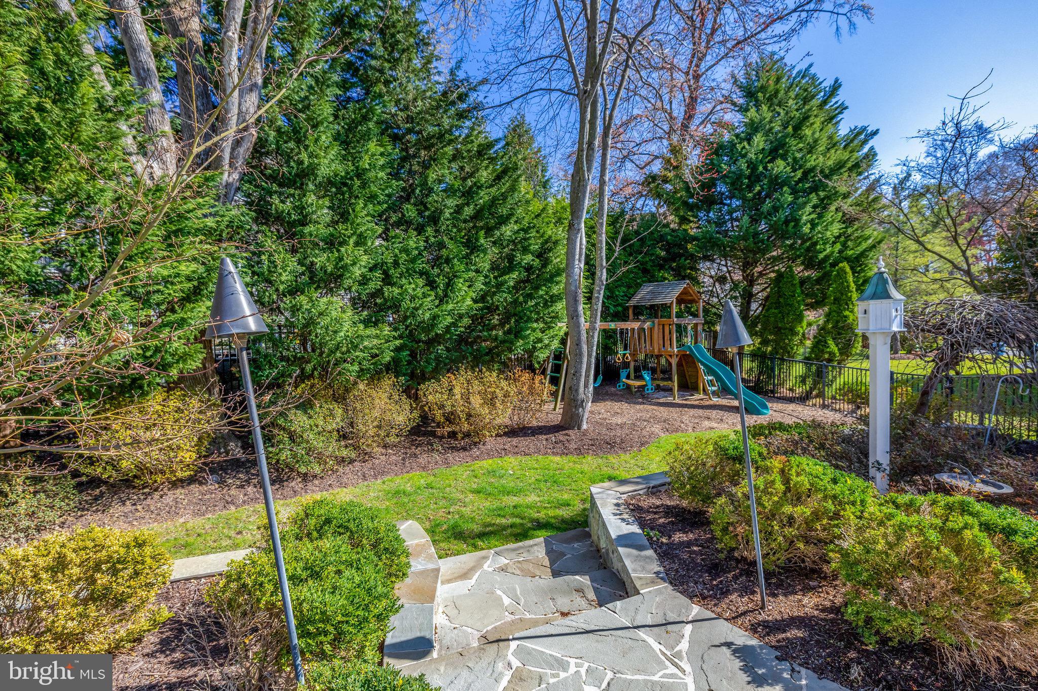 OAKTON RIDGE - Residential