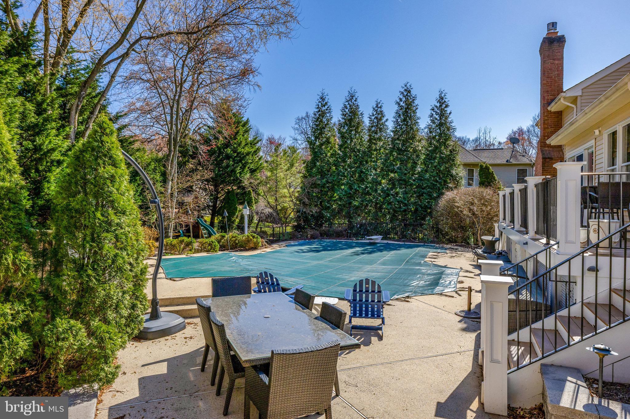 OAKTON RIDGE - Residential