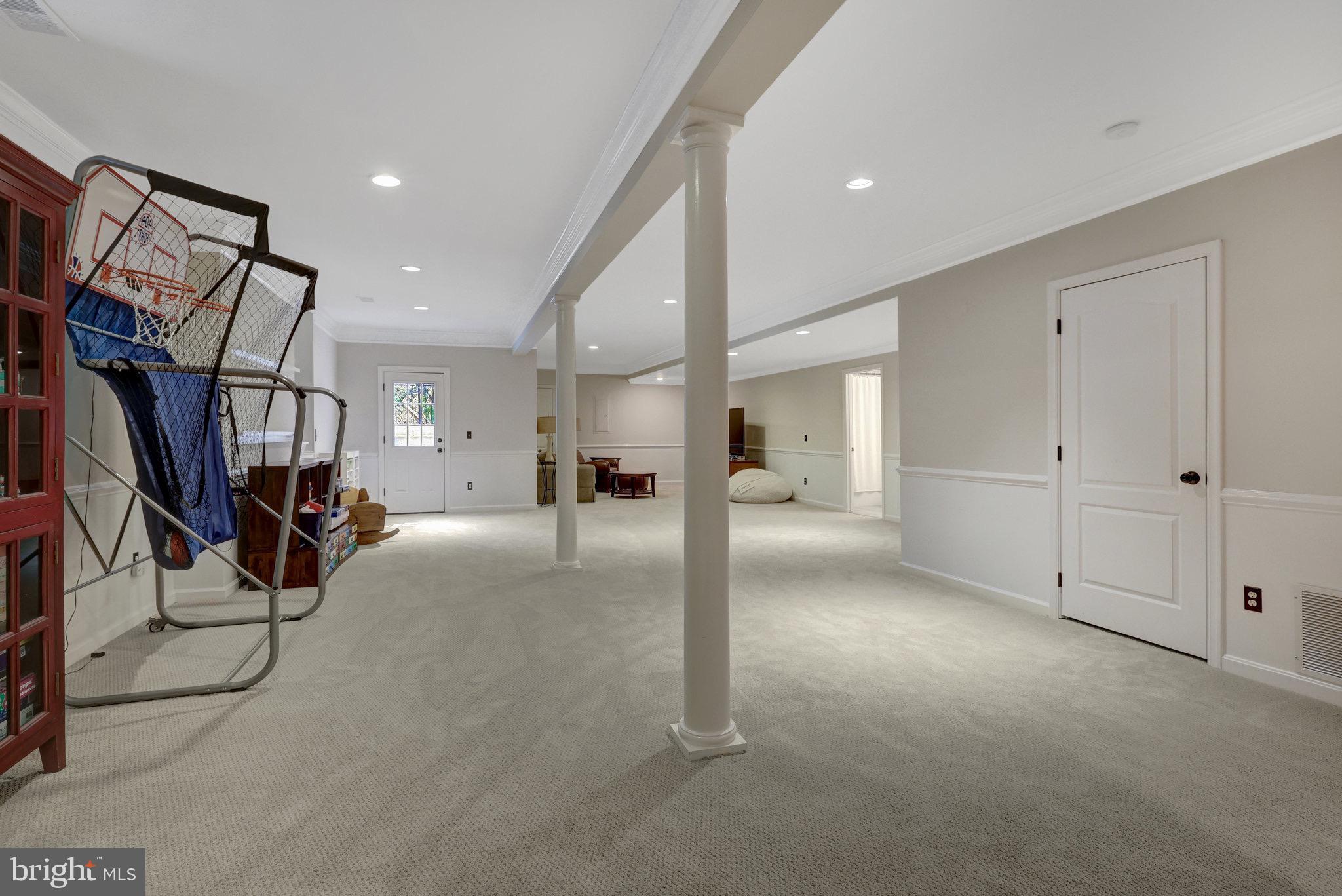 OAKTON RIDGE - Residential