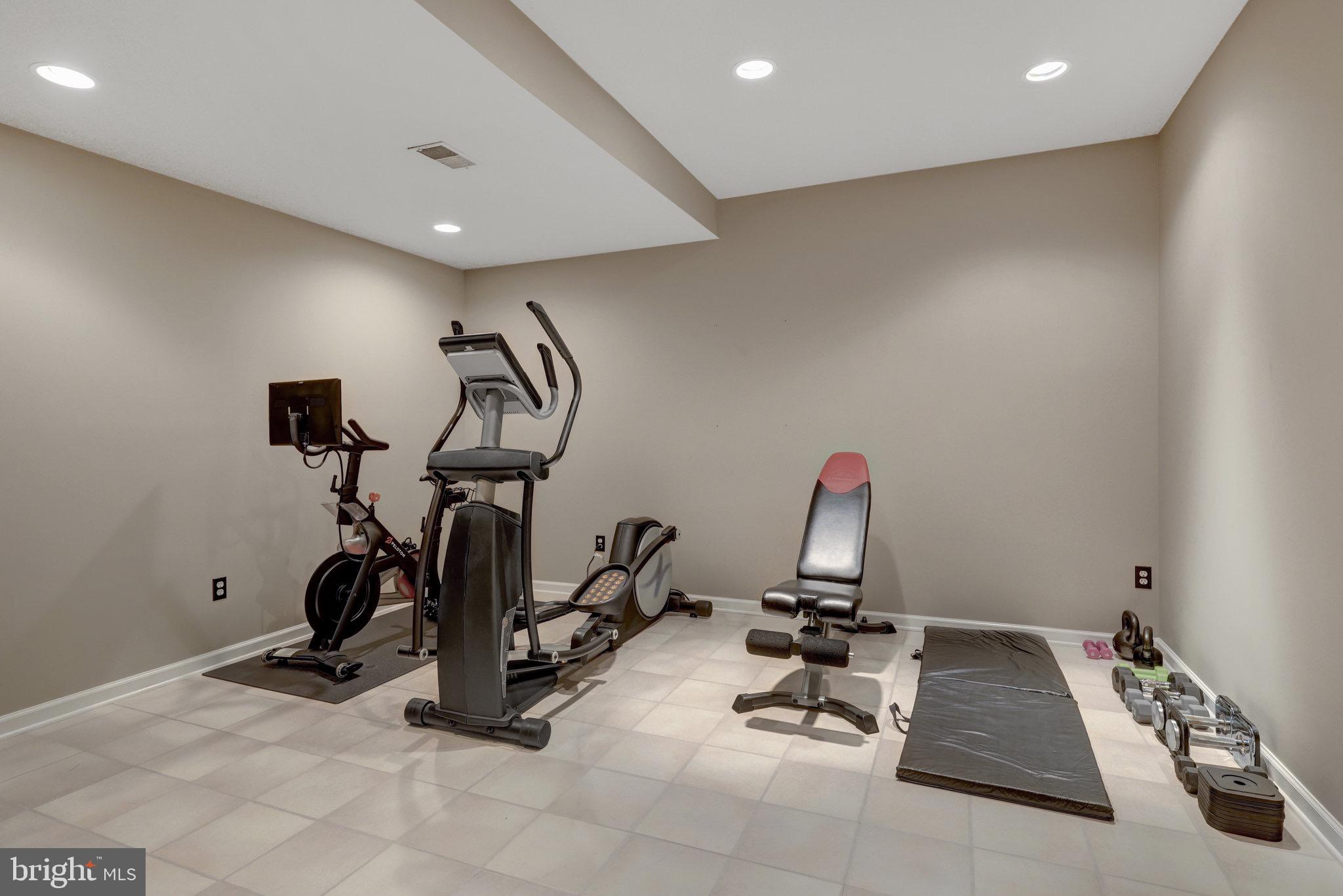 OAKTON RIDGE - Residential