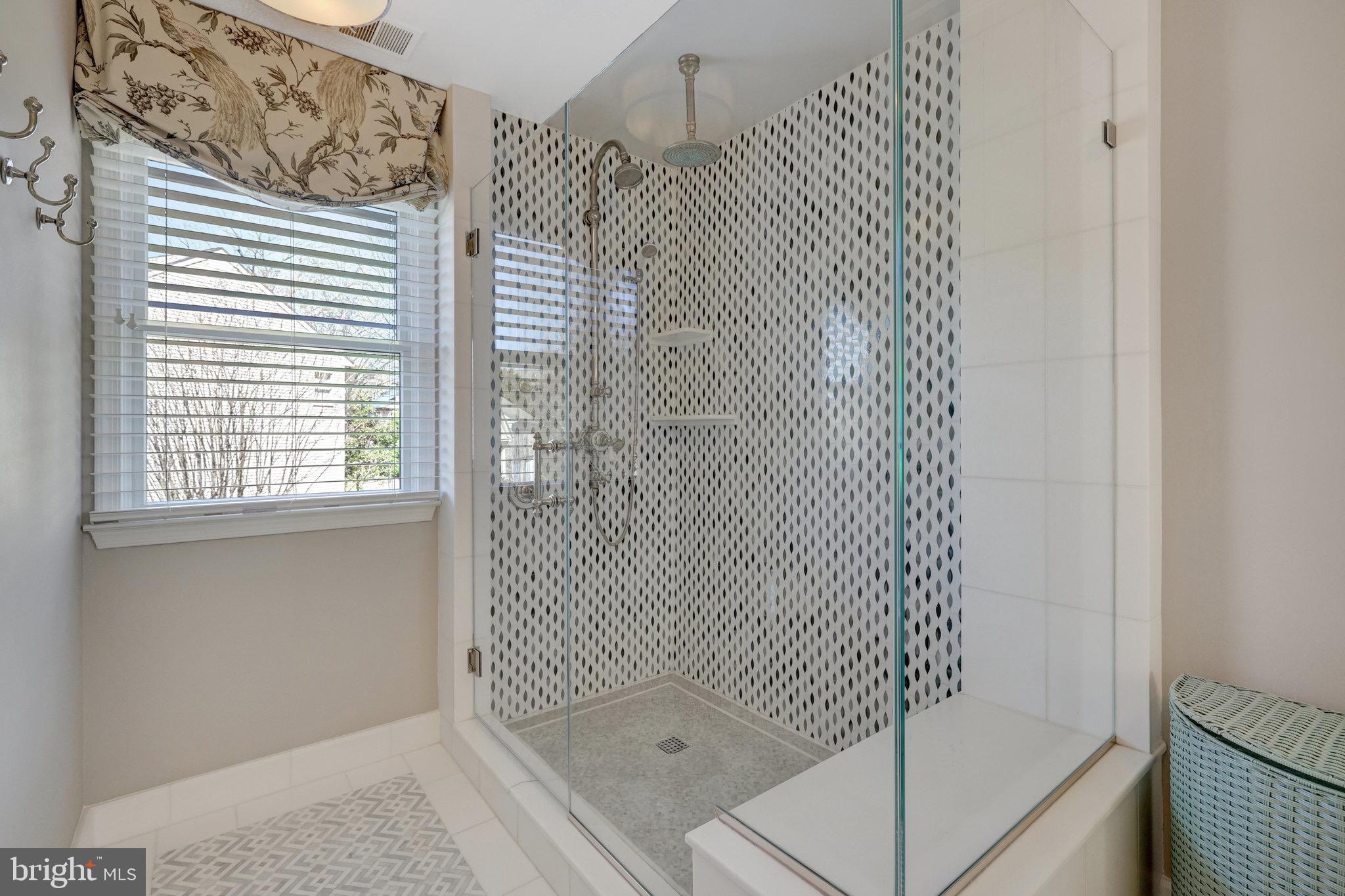 OAKTON RIDGE - Residential