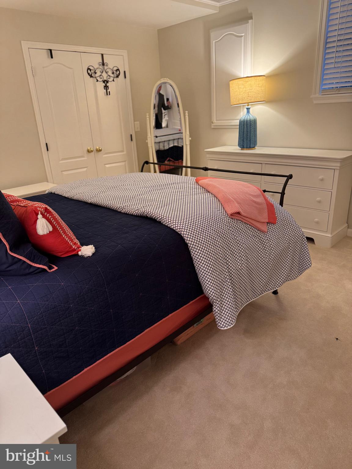 OAKTON RIDGE - Residential