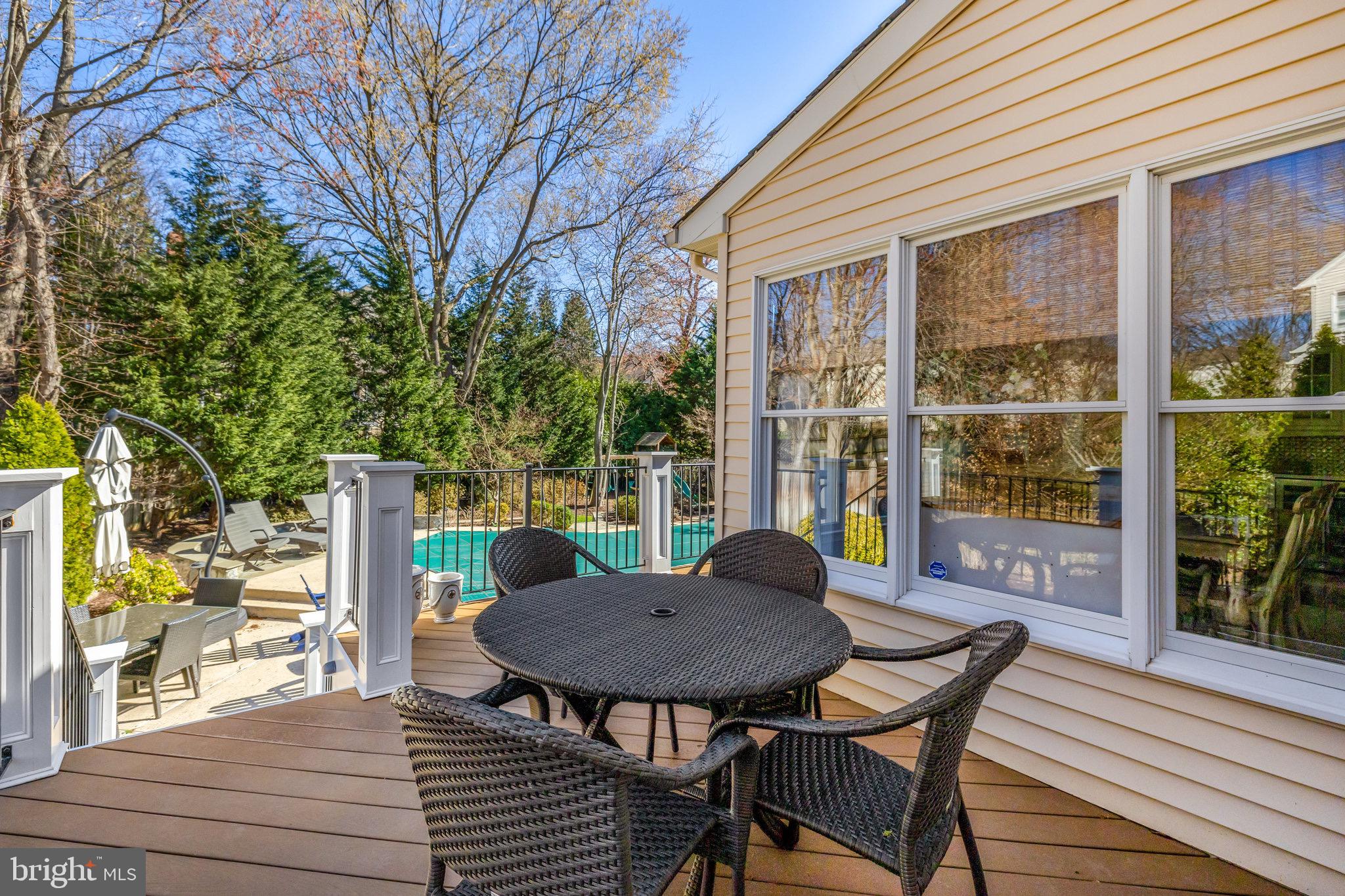 OAKTON RIDGE - Residential