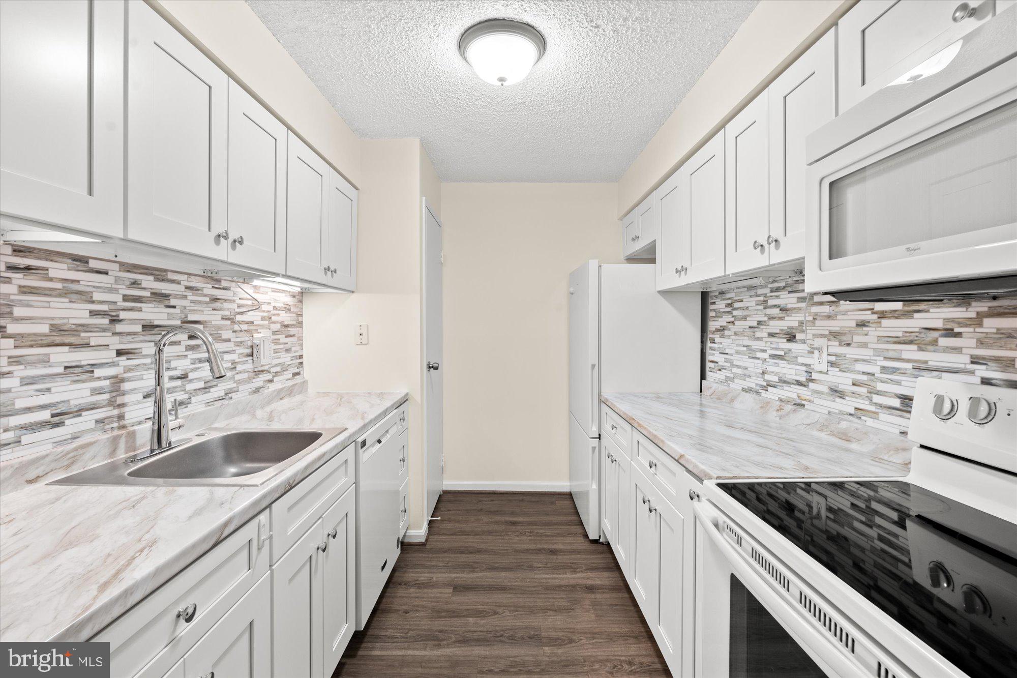 GREENHOUSE - Residential Lease