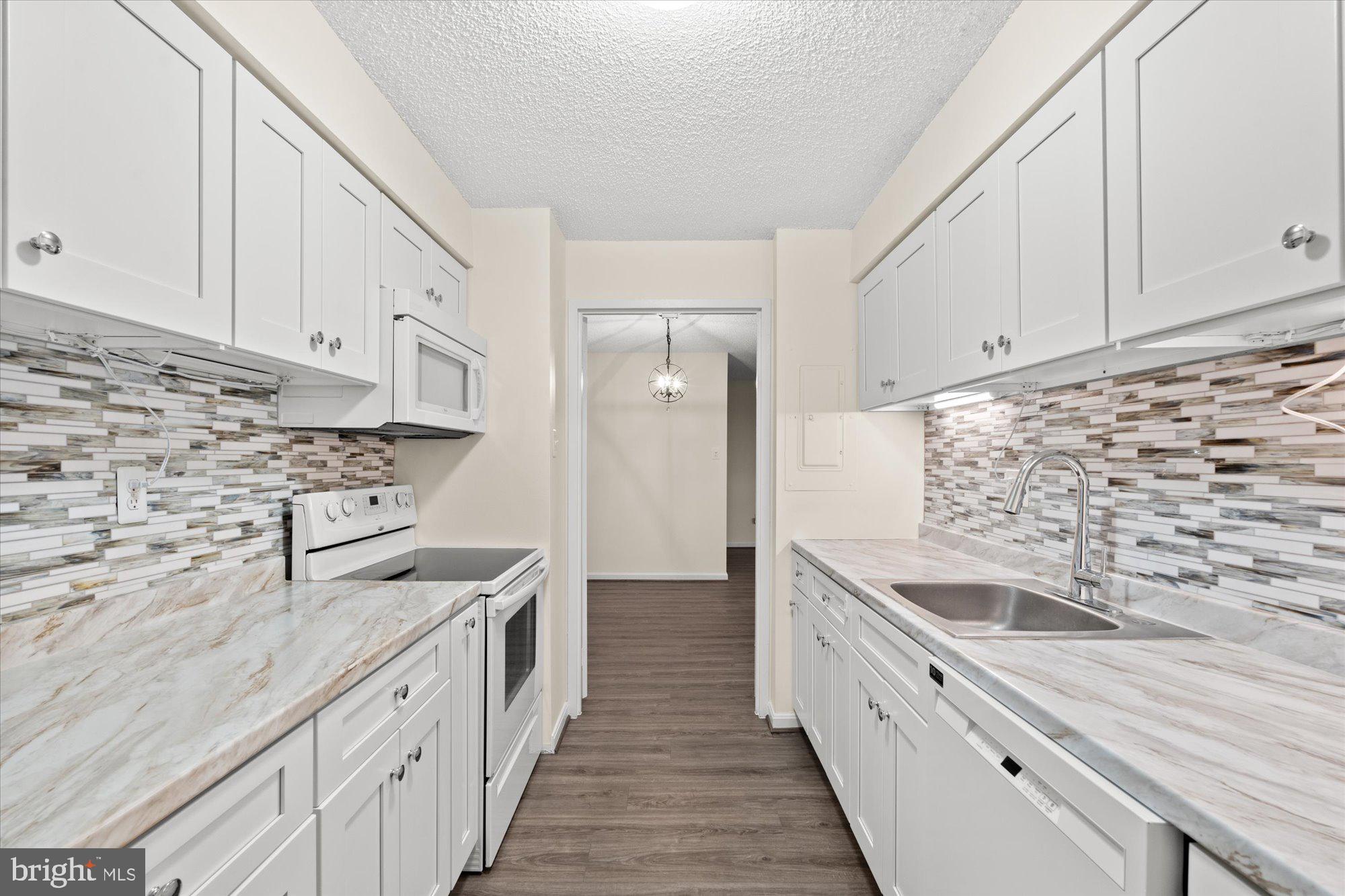 GREENHOUSE - Residential Lease