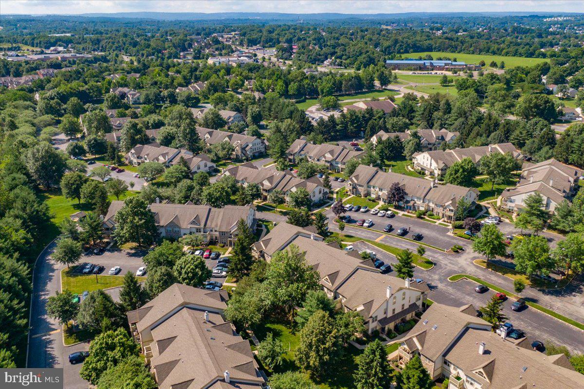 MONTGOMERY BROOKE - Residential