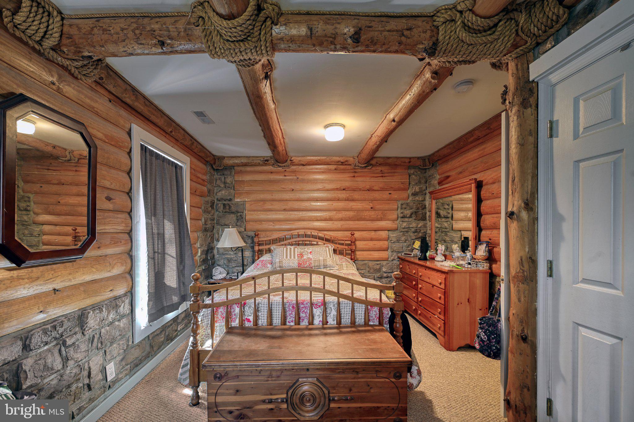 LAKE ANNA WOODS - Residential