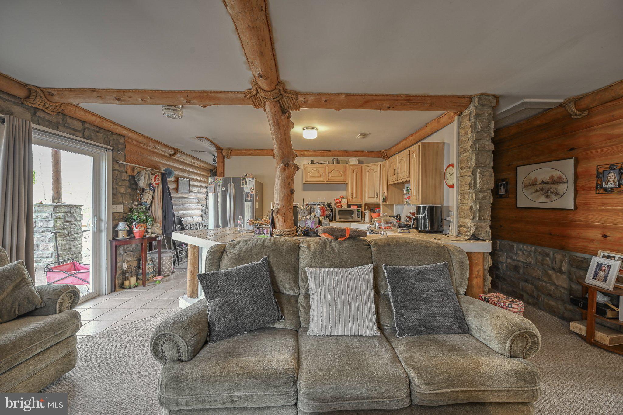 LAKE ANNA WOODS - Residential