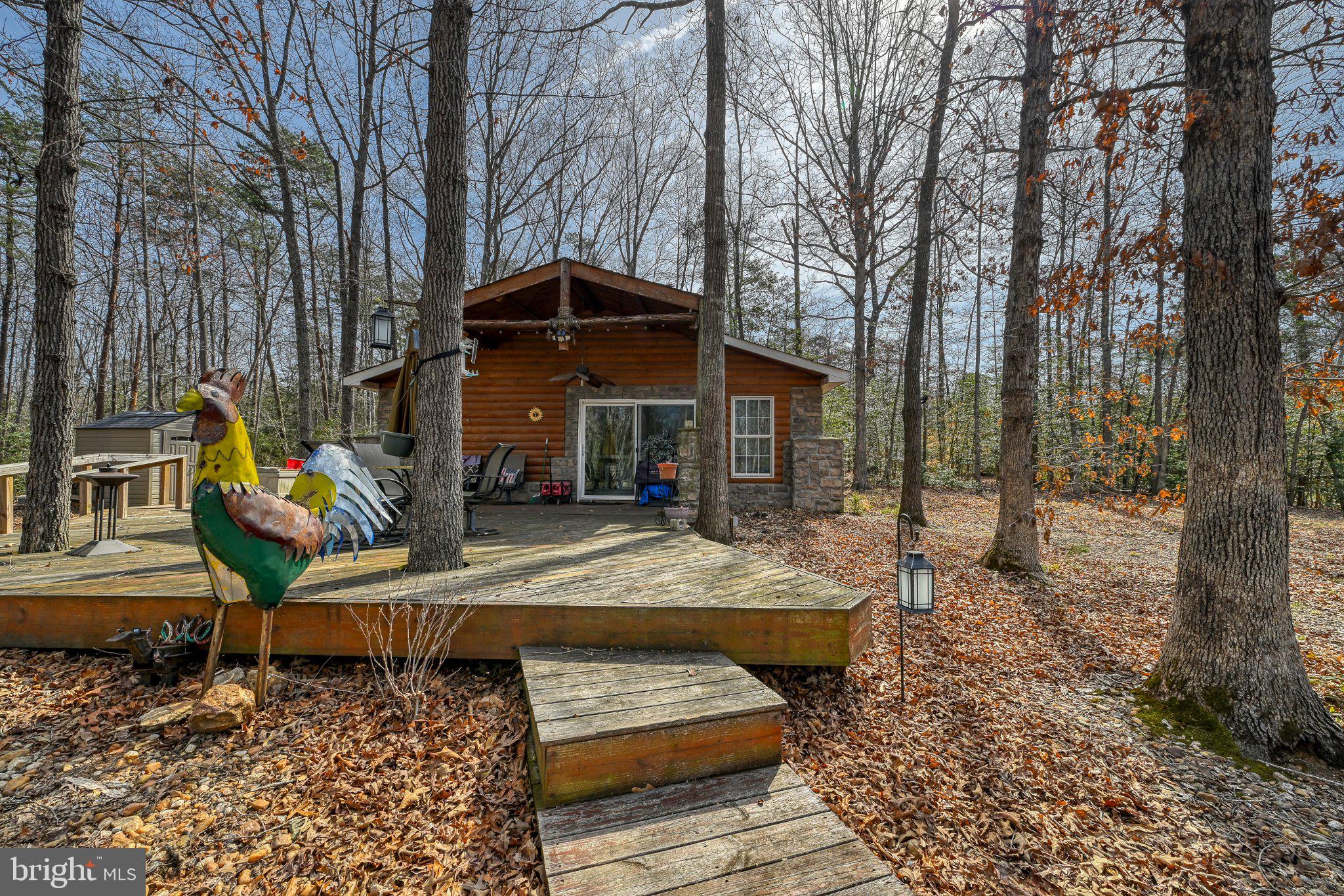 LAKE ANNA WOODS - Residential