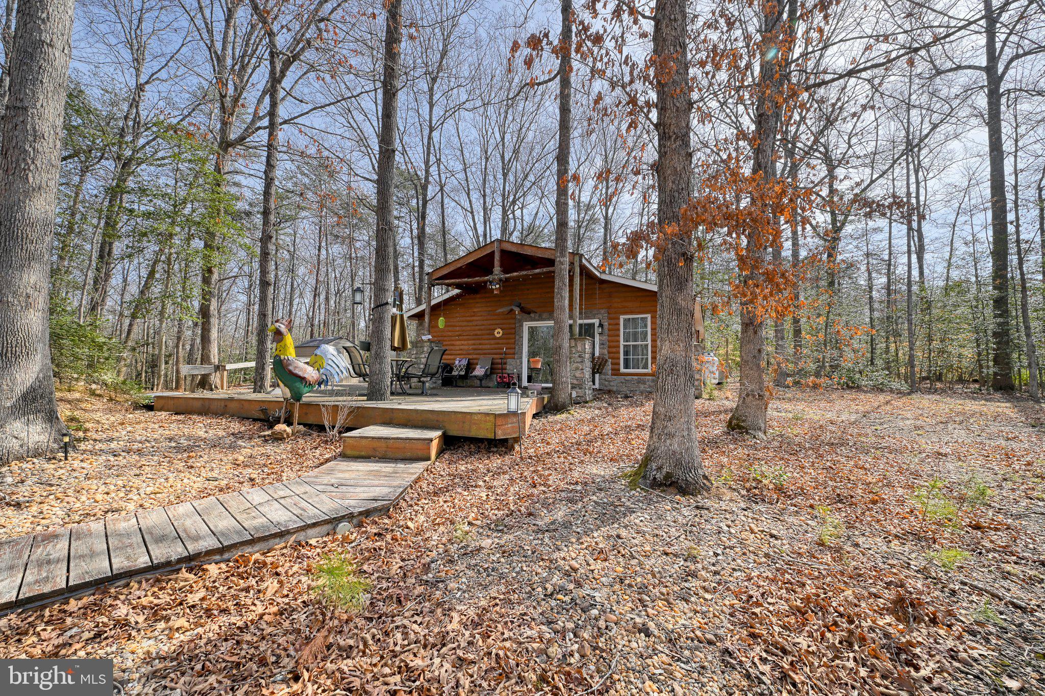 LAKE ANNA WOODS - Residential