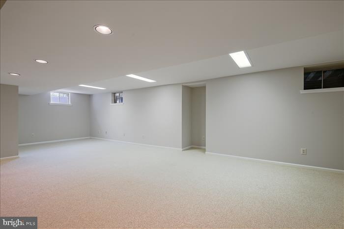 CHANTILLY HIGHLANDS - Residential