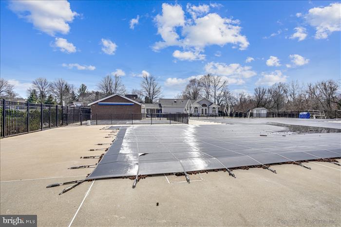 CHANTILLY HIGHLANDS - Residential