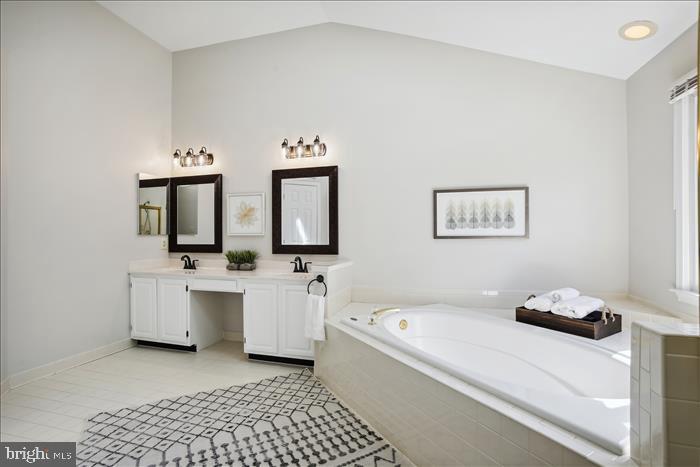 CHANTILLY HIGHLANDS - Residential