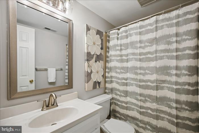 CHANTILLY HIGHLANDS - Residential