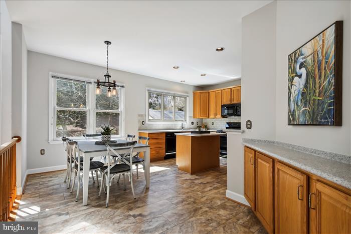 CHANTILLY HIGHLANDS - Residential