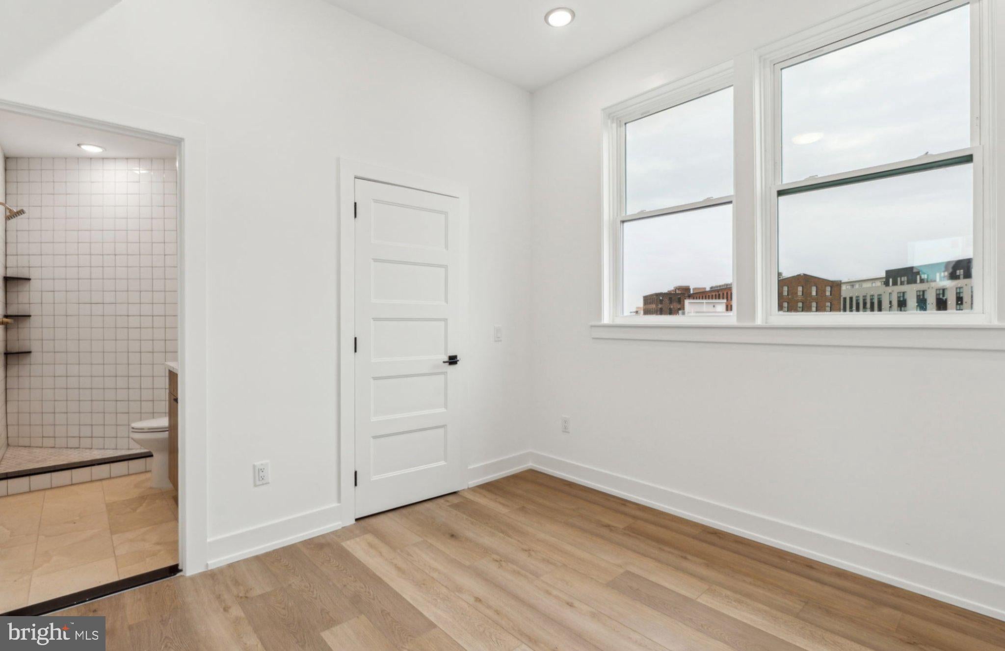 136 E CUMBERLAND STREET 40 3