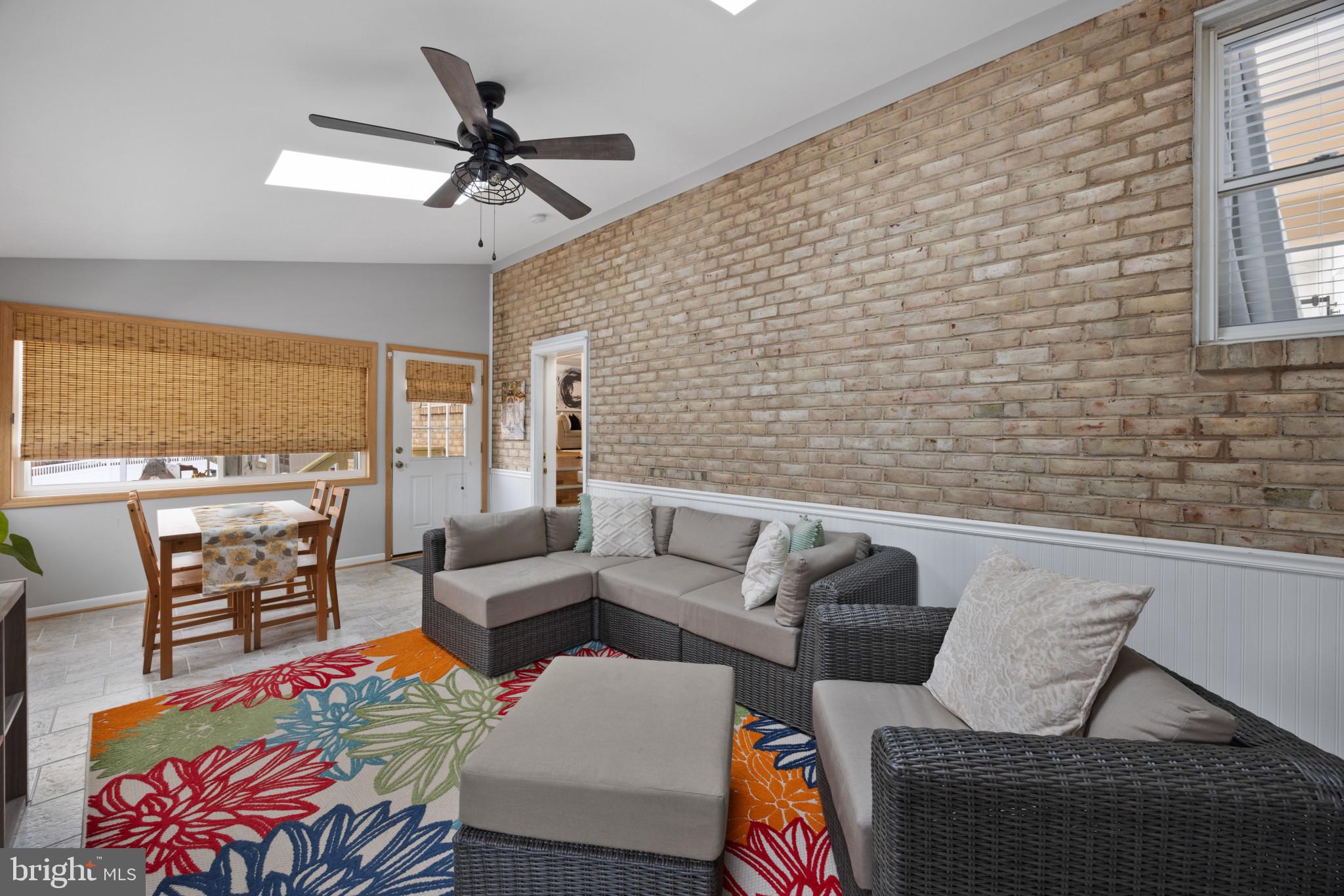 MONTROSE - Residential