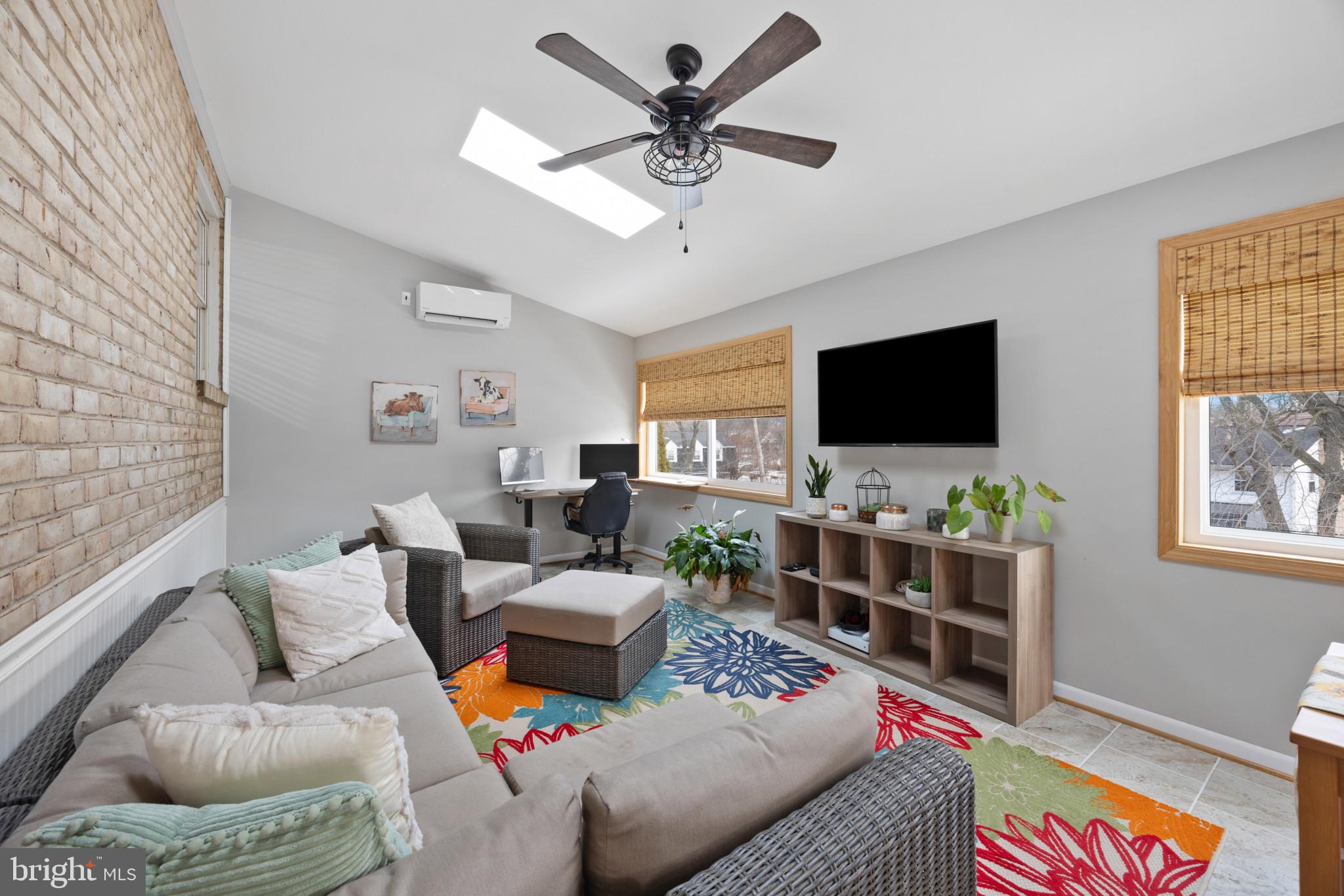 MONTROSE - Residential