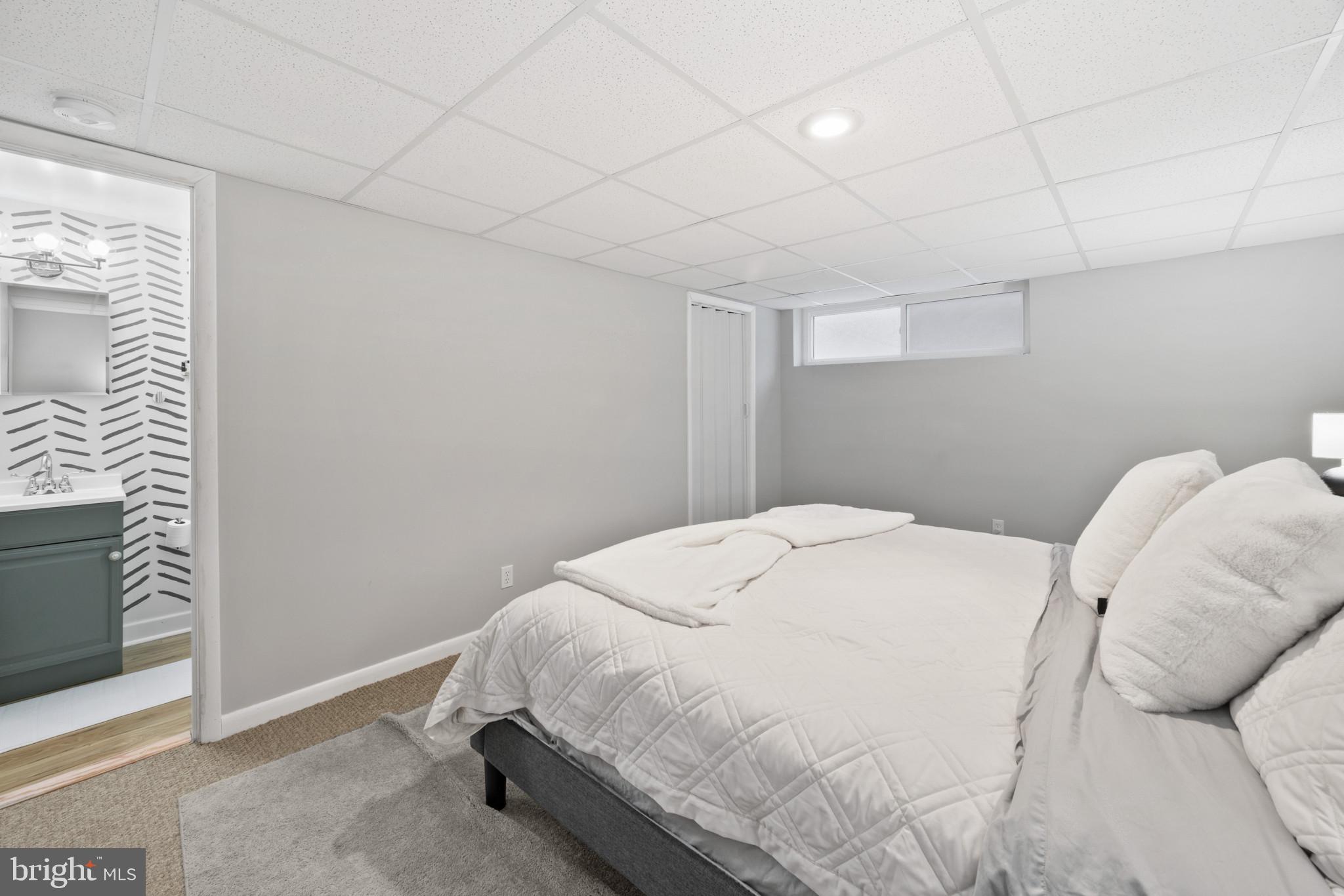 MONTROSE - Residential