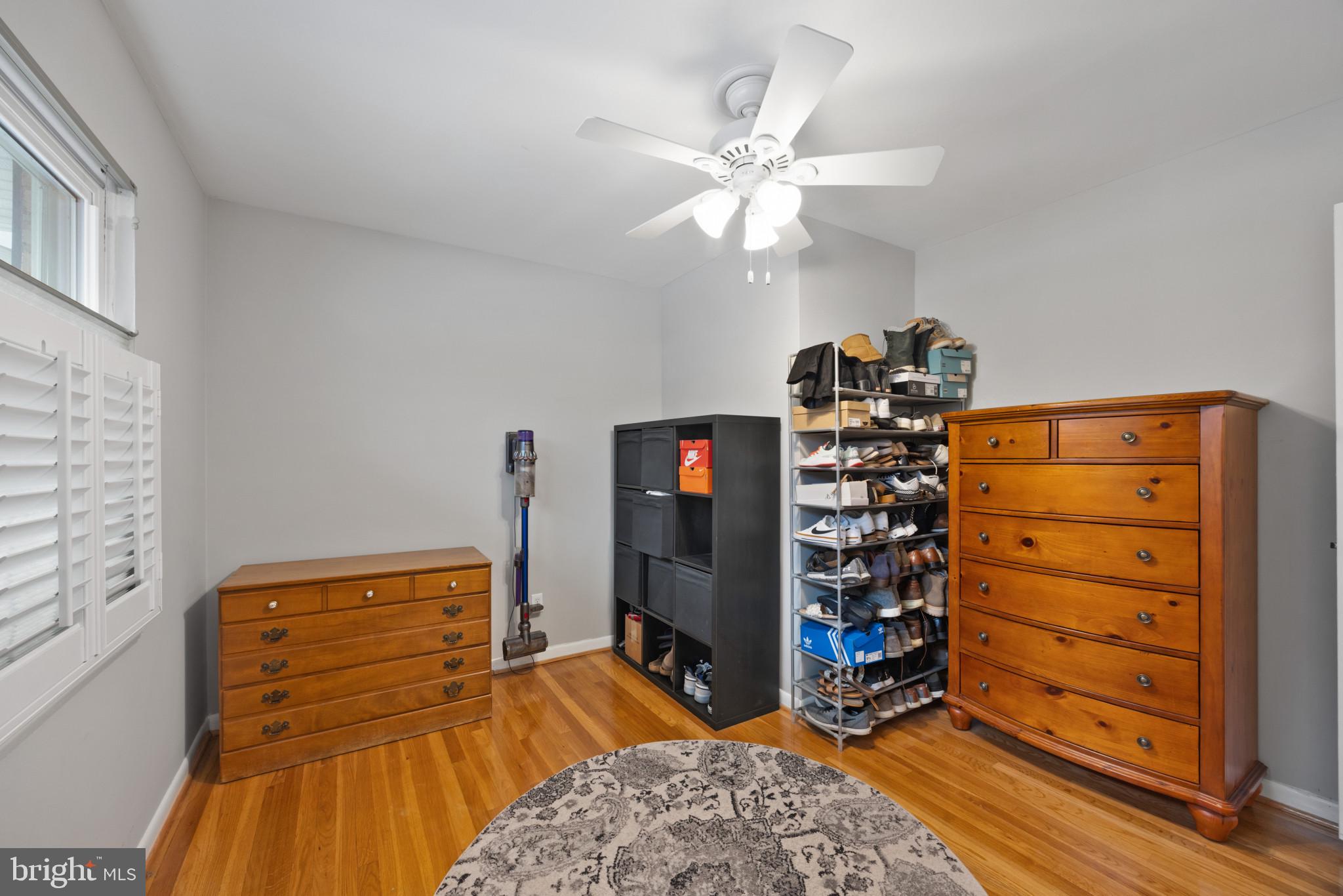 MONTROSE - Residential