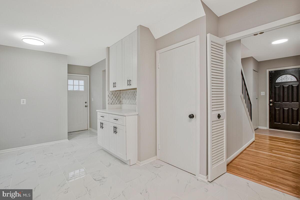 WOODBRIDGE VALLEY - Residential