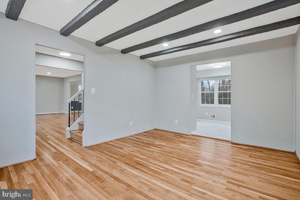 WOODBRIDGE VALLEY - Residential